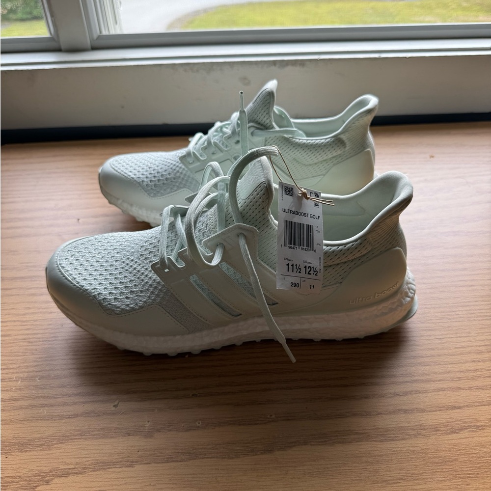 Adidas Men’s Ultraboost Spikeless Golf Shoes